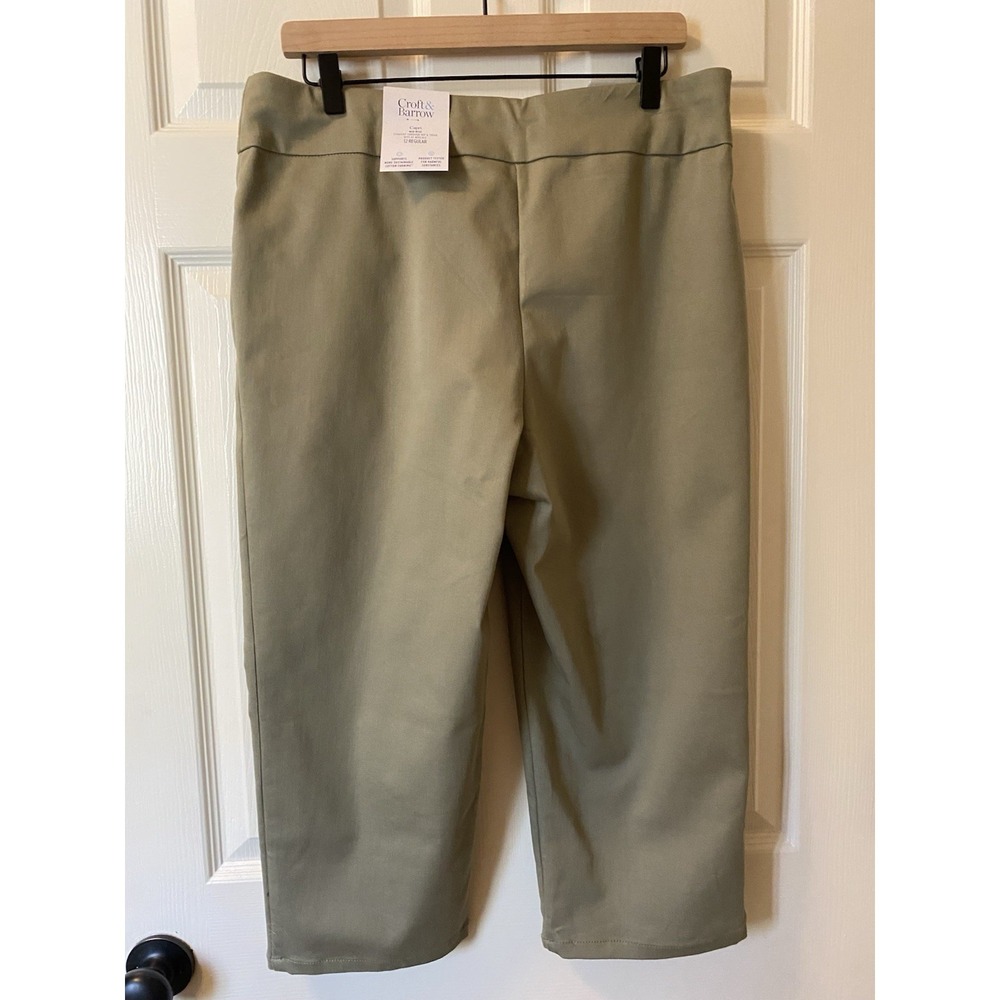 Croft & Barrow Effortless Stretch Capri Pants Womens Size 12 Regular Green - Picture 2 of 5